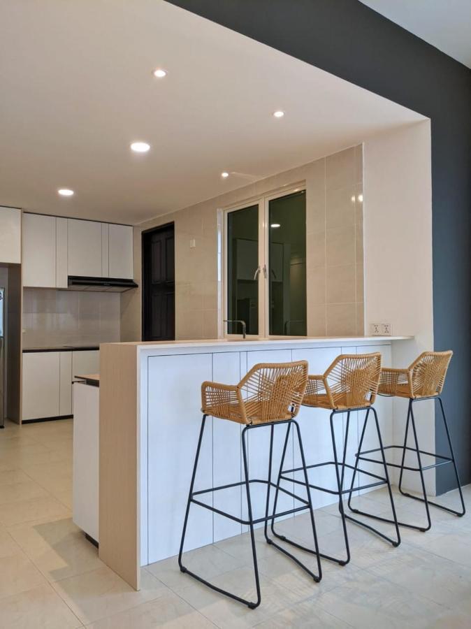 Santubong Suites B Just Like Home Damai 쿠칭 외부 사진