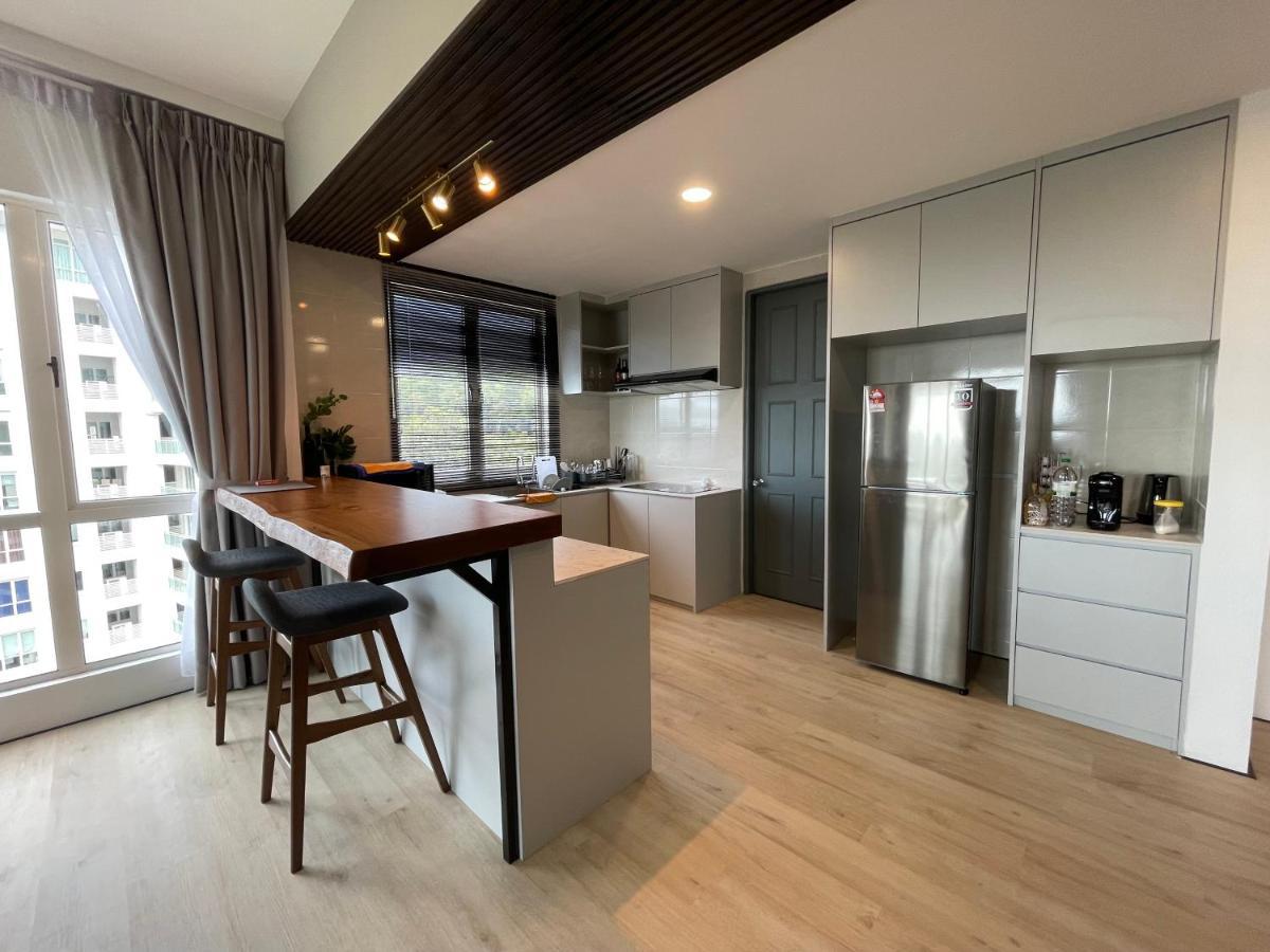 Santubong Suites B Just Like Home Damai 쿠칭 외부 사진
